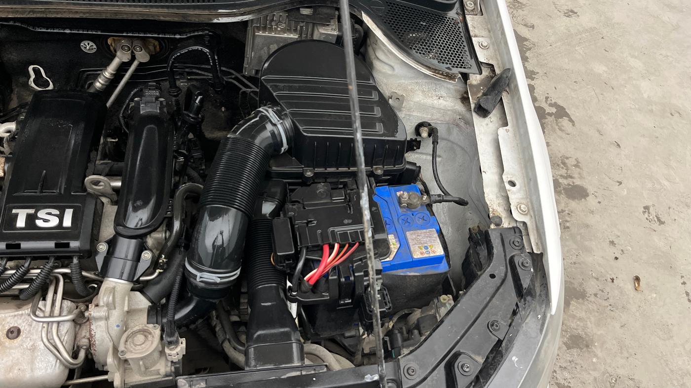 2016 Volkswagen Vento HIGHLINE PETROL AT, Petrol, Automatic, 44,167 km, Engine View - Left