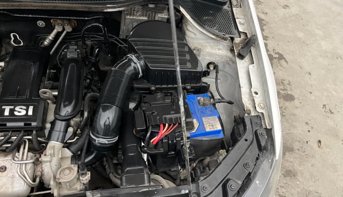 2016 Volkswagen Vento HIGHLINE PETROL AT, Petrol, Automatic, 44,167 km, Engine View - Left