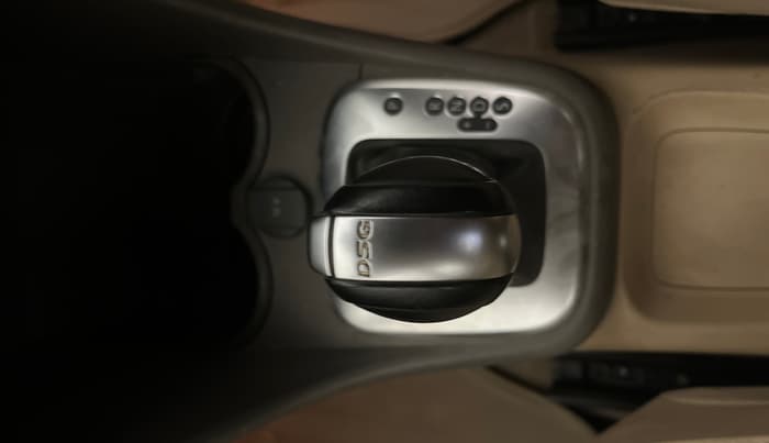 2016 Volkswagen Vento HIGHLINE PETROL AT, Petrol, Automatic, 44,167 km, Gear Lever