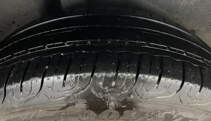 2016 Volkswagen Vento HIGHLINE PETROL AT, Petrol, Automatic, 44,167 km, Right Rear Tyre Tread