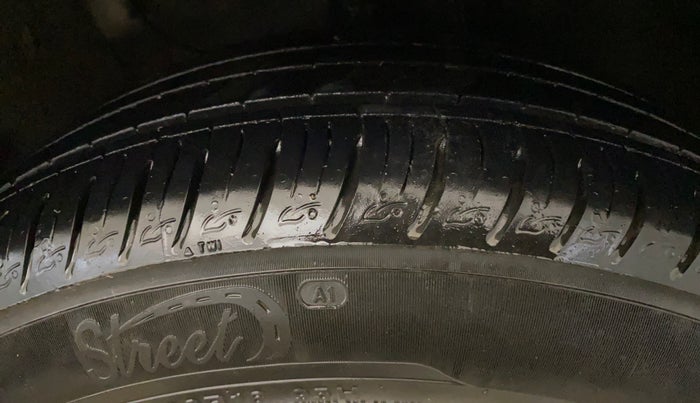 2023 KIA SONET HTK PLUS 1.0 IMT, Petrol, Manual, 12,540 km, Right Front Tyre Tread