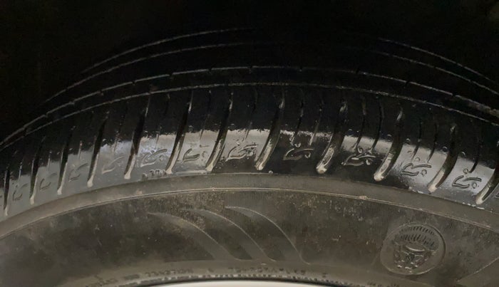 2023 KIA SONET HTK PLUS 1.0 IMT, Petrol, Manual, 12,540 km, Left Front Tyre Tread