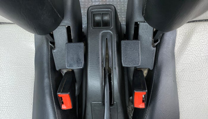 2017 Maruti Eeco 5 STR, Petrol, Manual, 31,809 km, Driver Side Adjustment Panel