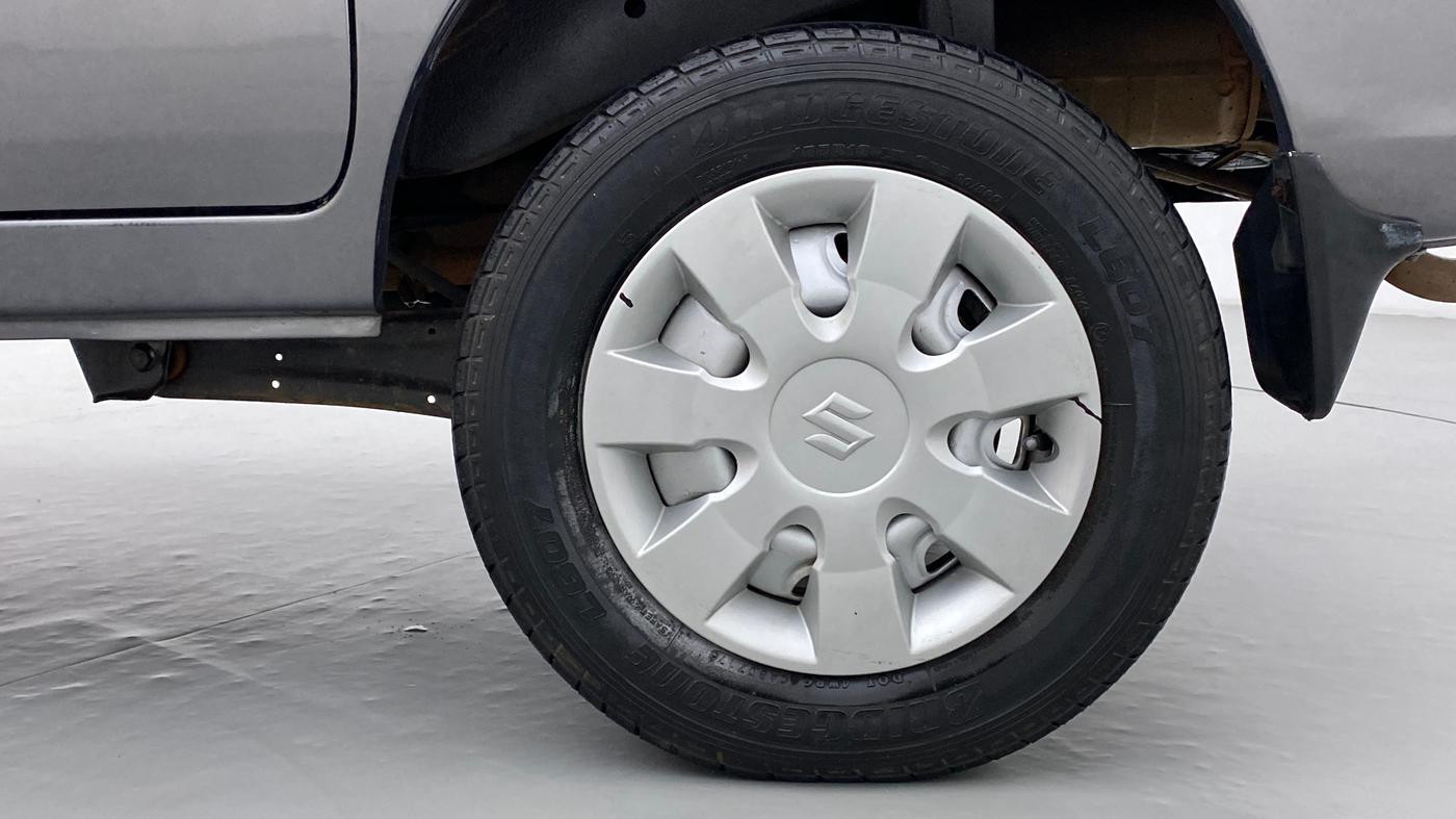 2017 Maruti Eeco 5 STR, Petrol, Manual, 31,809 km, Left Rear Wheel