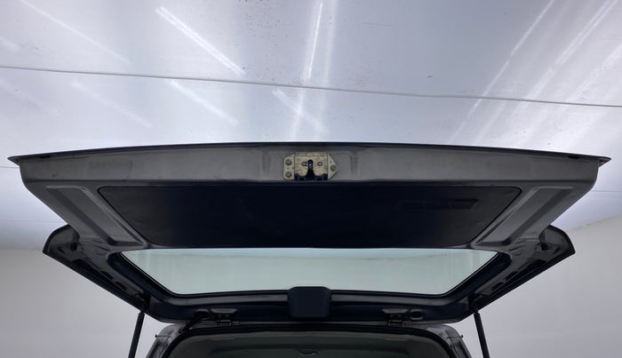 2017 Maruti Eeco 5 STR, Petrol, Manual, 31,809 km, Boot Door Open