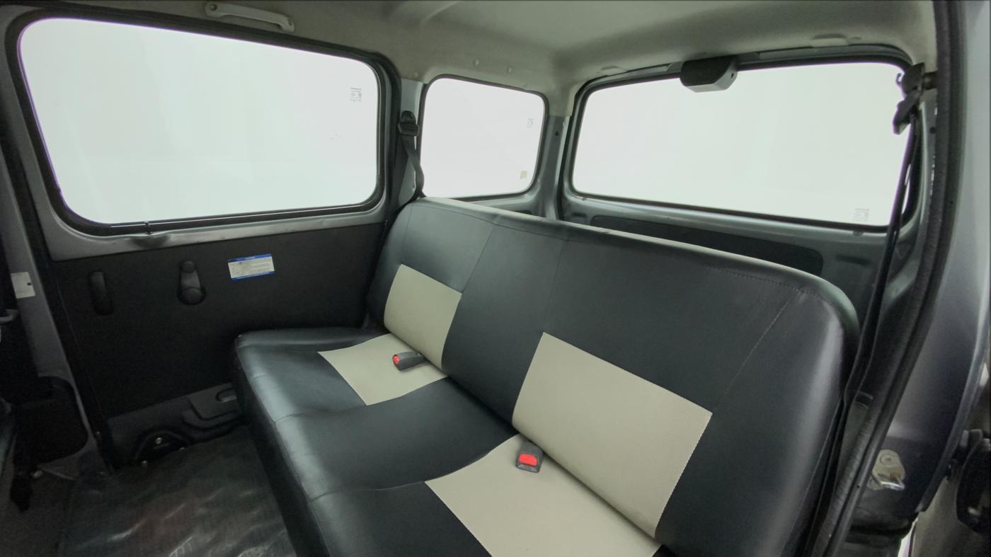 2017 Maruti Eeco 5 STR, Petrol, Manual, 31,809 km, Right Side Rear Door Cabin