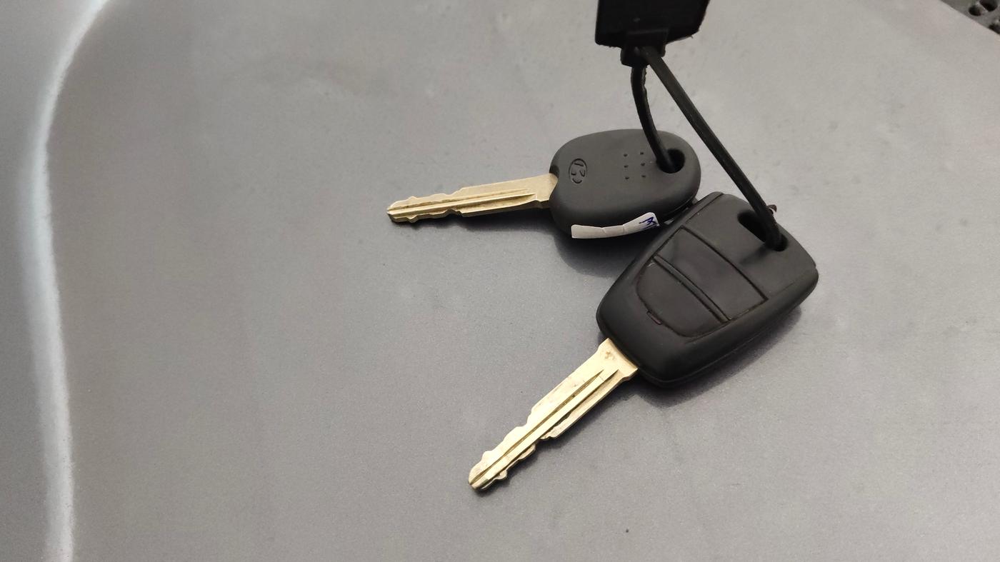 2019 Hyundai Xcent S 1.2, CNG, Manual, 50,187 km, Key Close Up
