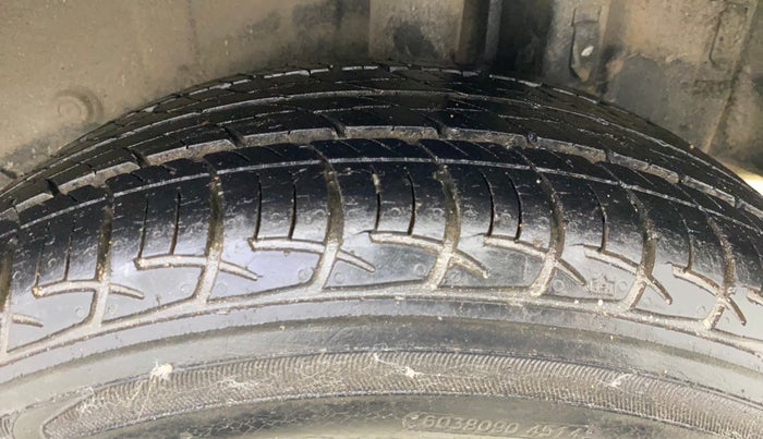 2015 Toyota Etios G, Petrol, Manual, 34,528 km, Left Rear Tyre Tread