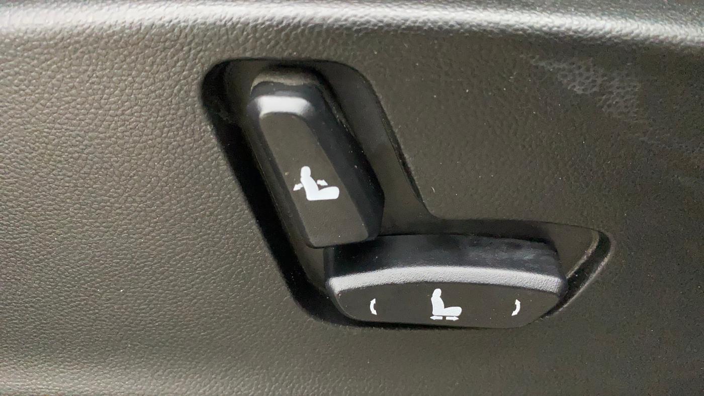 2023 MG HECTOR SHARP 1.5 PETROL CVT, Petrol, Automatic, 12,257 km, Driver Side Adjustment Panel
