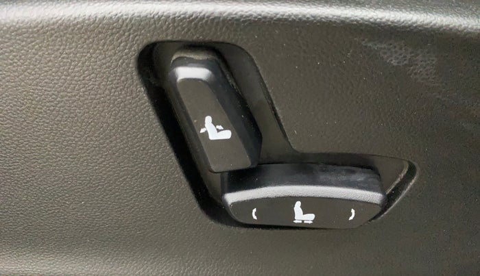 2023 MG HECTOR SHARP 1.5 PETROL CVT, Petrol, Automatic, 12,146 km, Driver Side Adjustment Panel