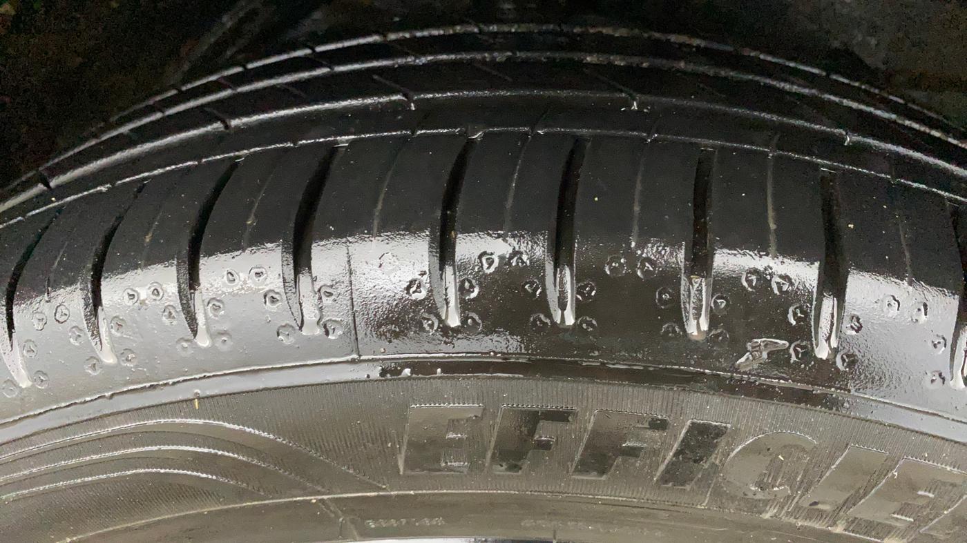2023 MG HECTOR SHARP 1.5 PETROL CVT, Petrol, Automatic, 12,257 km, Right Front Tyre Tread