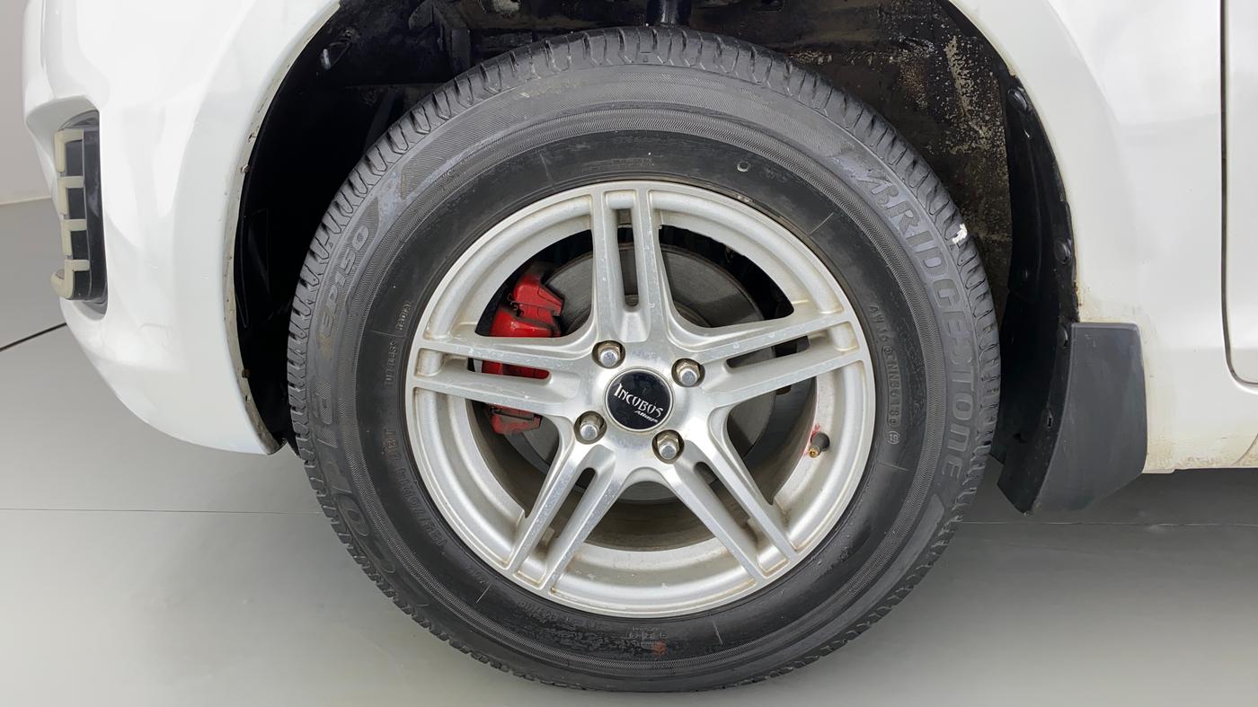 2017 Maruti Swift VXI OPT, CNG, Manual, 51,724 km, Left Front Wheel