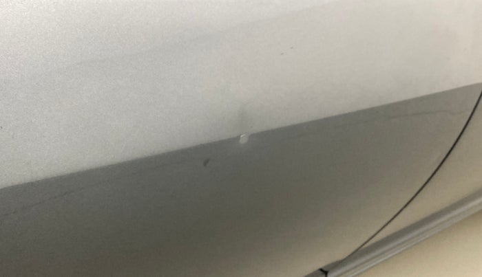 2010 Maruti Swift VXI D, Petrol, Manual, 62,554 km, Right rear door - Slightly dented