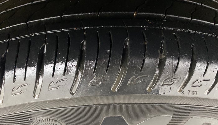 2022 KIA SONET HTX 1.0 IMT, Petrol, Manual, 16,388 km, Left Rear Tyre Tread