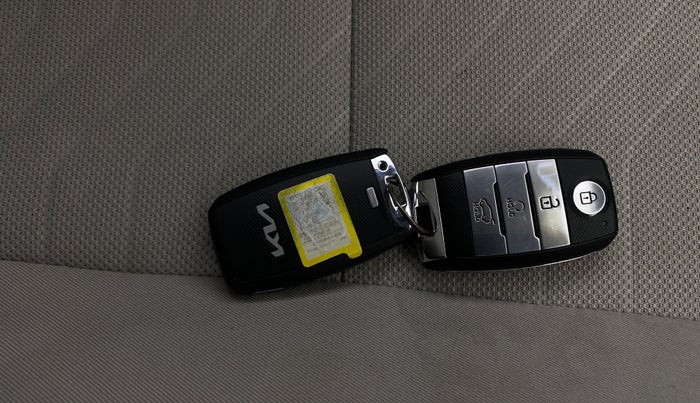 2022 KIA SONET HTX 1.0 IMT, Petrol, Manual, 16,388 km, Key Close Up