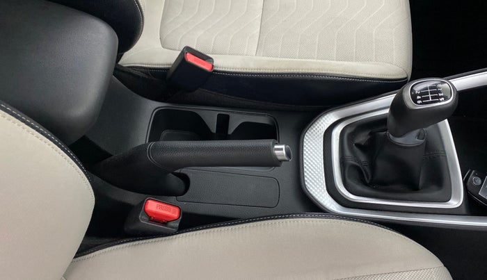 2022 KIA SONET HTX 1.0 IMT, Petrol, Manual, 16,388 km, Gear Lever