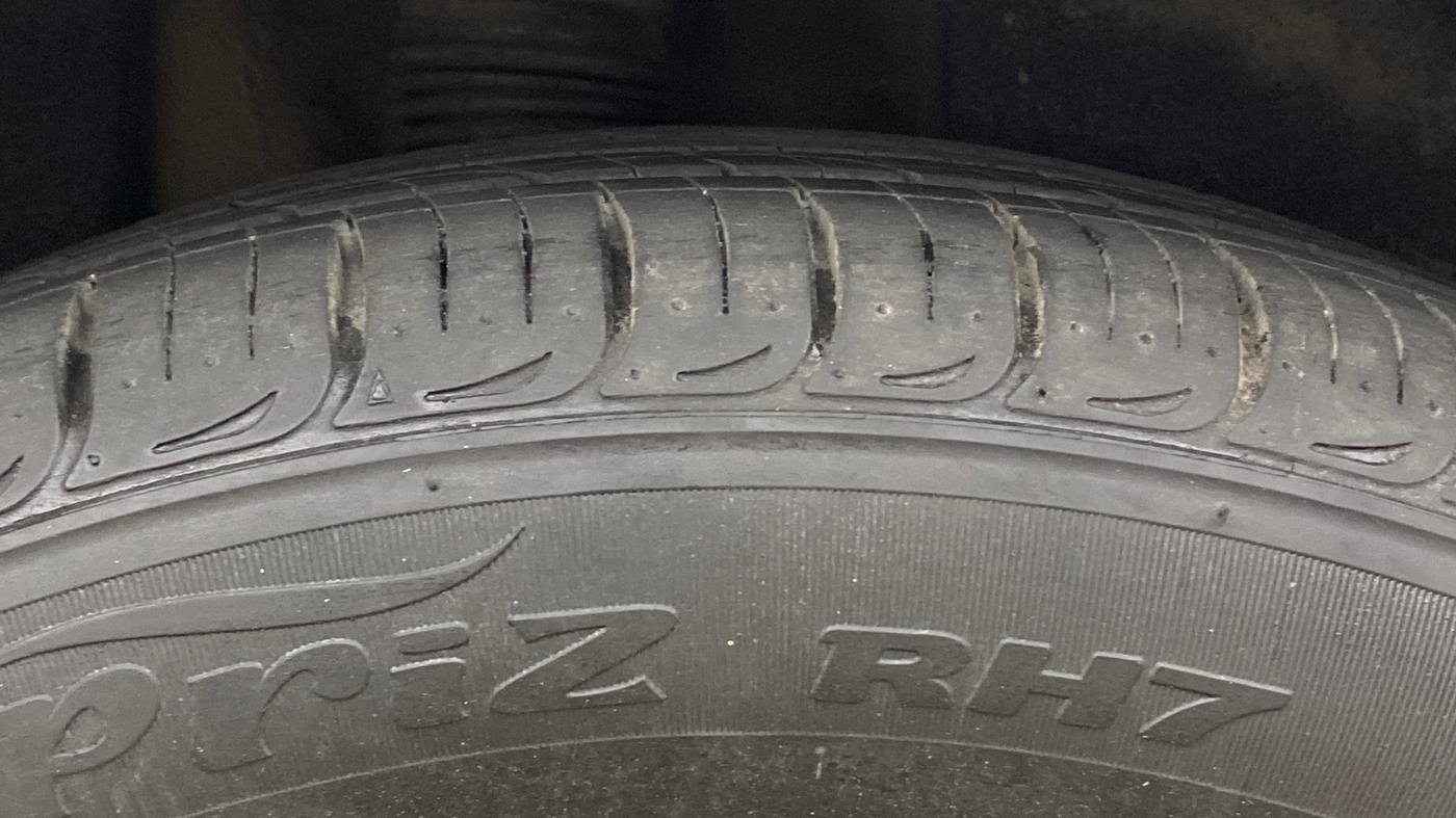2019 Hyundai Tucson GLS 2WD AT PETROL, Petrol, Automatic, 1,35,403 km, Right Rear Tyre Tread