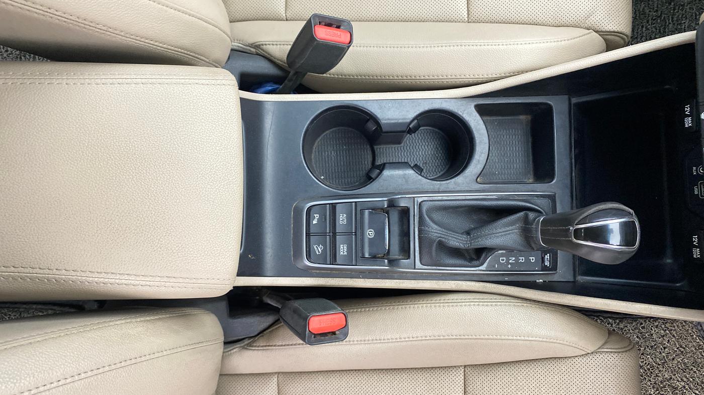 2019 Hyundai Tucson GLS 2WD AT PETROL, Petrol, Automatic, 1,35,403 km, Gear Lever