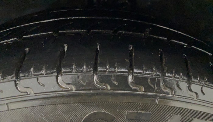 2017 Maruti Celerio VXI CNG, CNG, Manual, 78,936 km, Right Front Tyre Tread
