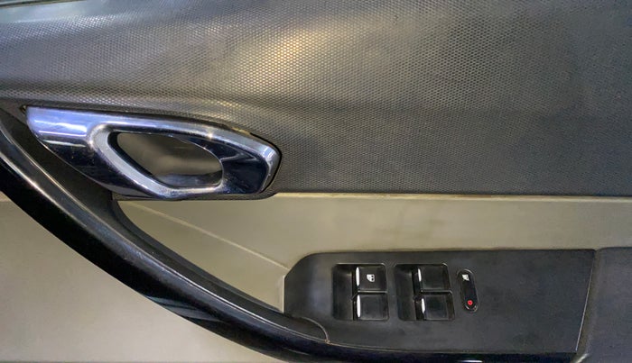 2019 Tata Tiago XZ PLUS PETROL, CNG, Manual, 63,290 km, Driver Side Door Panels Control