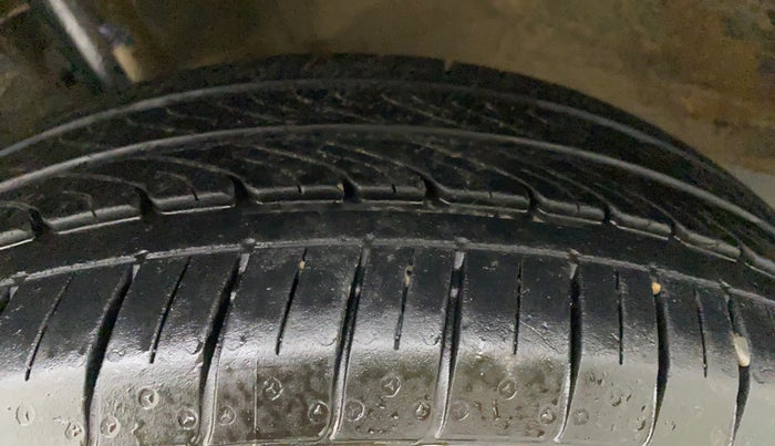 2021 Maruti Swift VXI, Petrol, Manual, 15,282 km, Left Front Tyre Tread