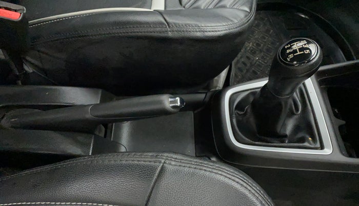 2021 Maruti Swift VXI, Petrol, Manual, 15,282 km, Gear Lever
