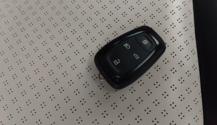 2023 Tata NEXON CREATIVE + 1.5 DIESEL, Diesel, Manual, 56,303 km, Key Close Up