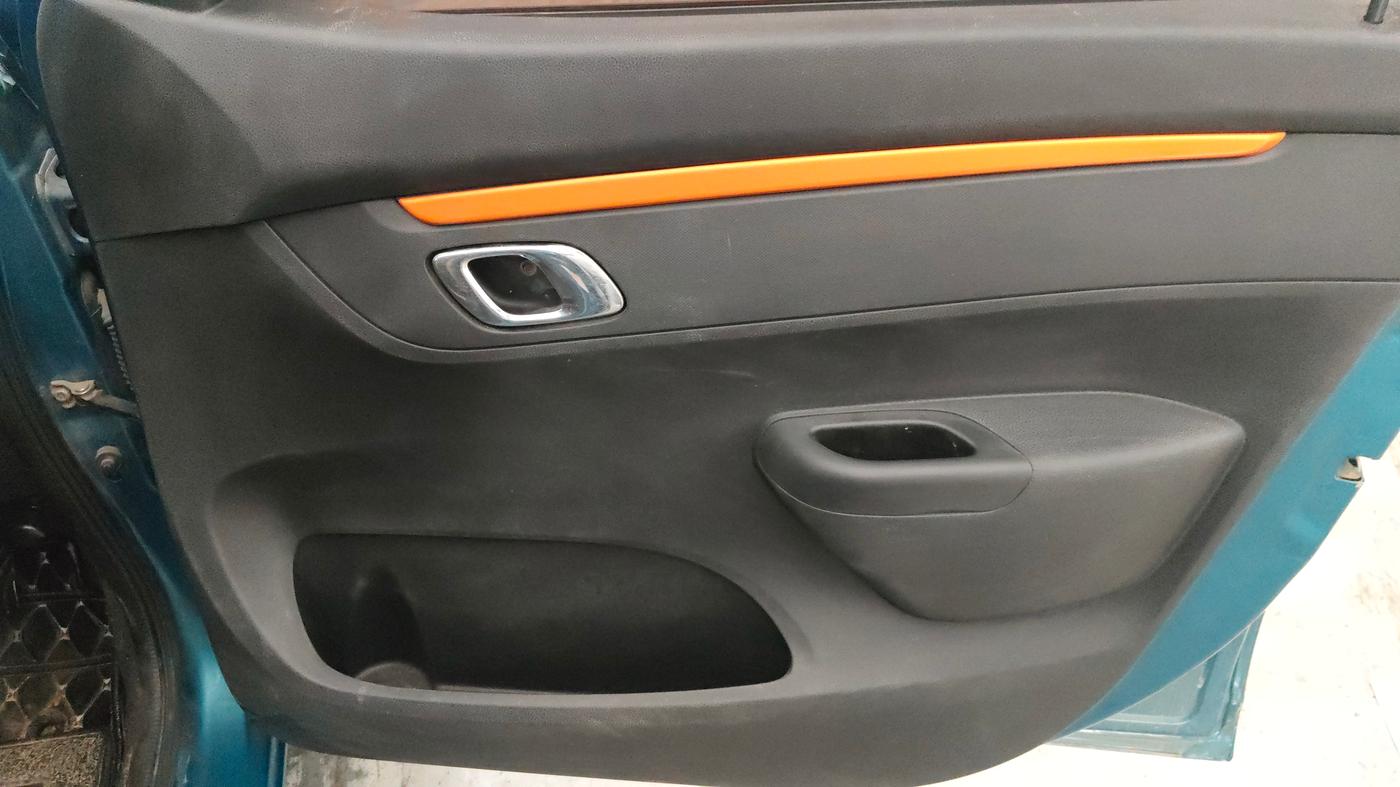 2019 Renault Kwid CLIMBER 1.0 (O), Petrol, Manual, 80,927 km, Driver Side Door Panels Control