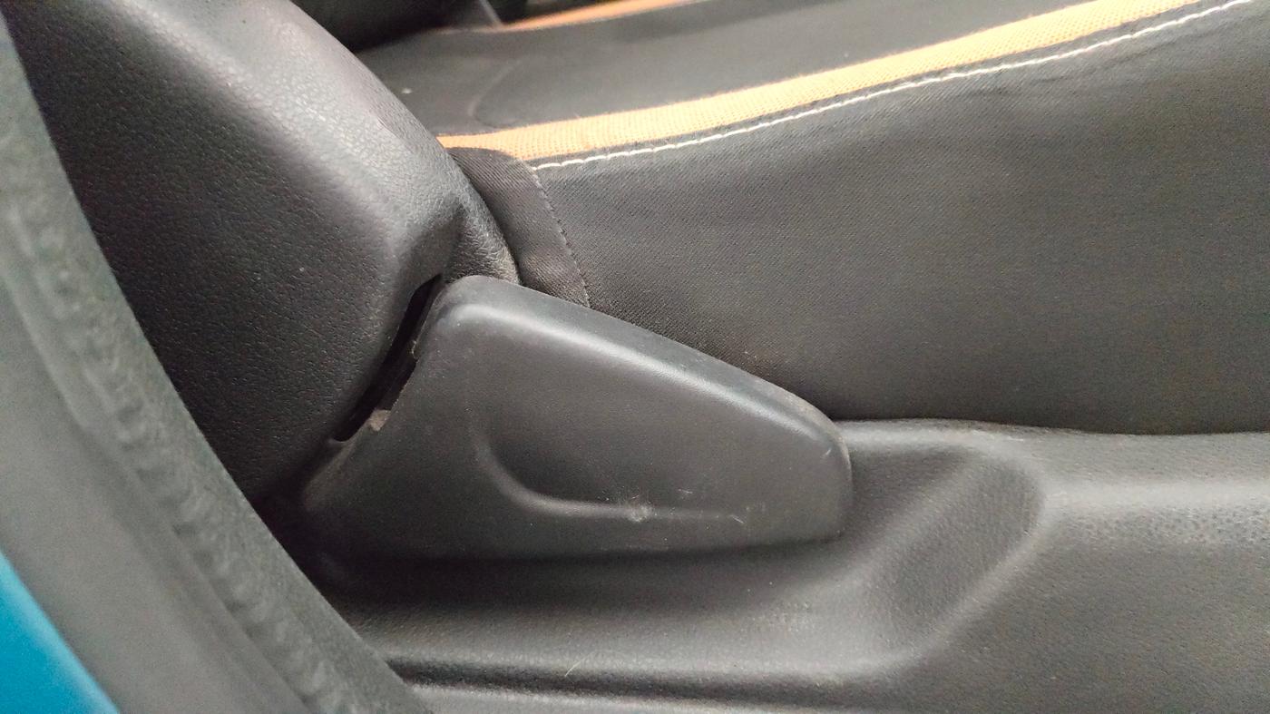 2019 Renault Kwid CLIMBER 1.0 (O), Petrol, Manual, 80,927 km, Driver Side Adjustment Panel