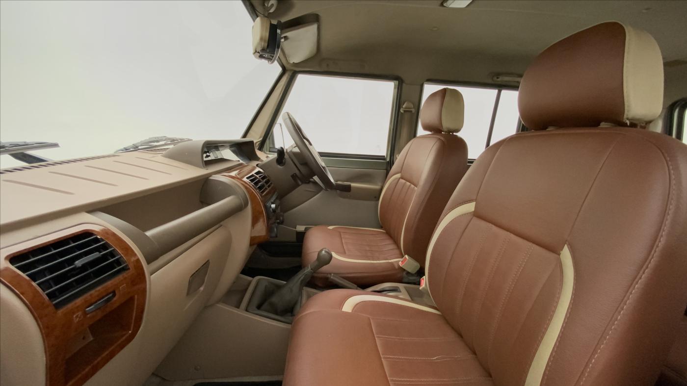2012 Mahindra Bolero ZLX, Diesel, Manual, 52,055 km, Right Side Front Door Cabin