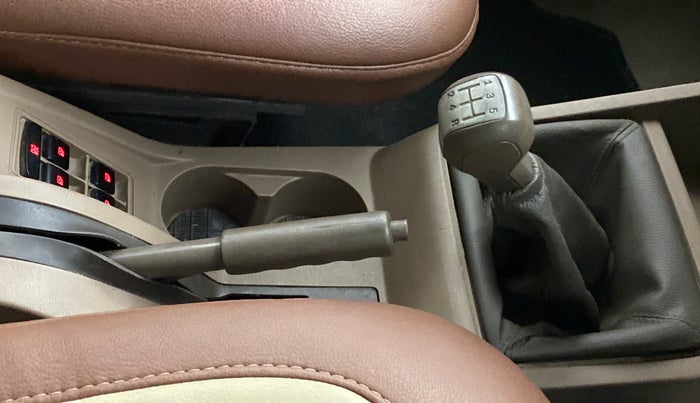 2012 Mahindra Bolero ZLX, Diesel, Manual, 52,055 km, Gear Lever