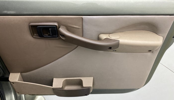 2012 Mahindra Bolero ZLX, Diesel, Manual, 52,055 km, Driver Side Door Panels Control