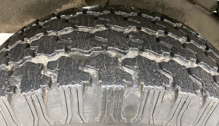 2012 Mahindra Bolero ZLX, Diesel, Manual, 52,055 km, Right Rear Tyre Tread