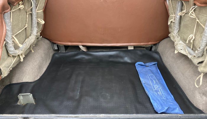 2012 Mahindra Bolero ZLX, Diesel, Manual, 52,055 km, Boot Inside