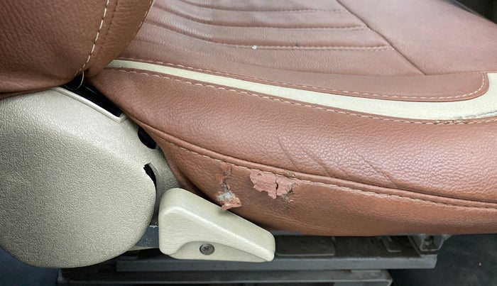 2012 Mahindra Bolero ZLX, Diesel, Manual, 52,055 km, Driver Side Adjustment Panel