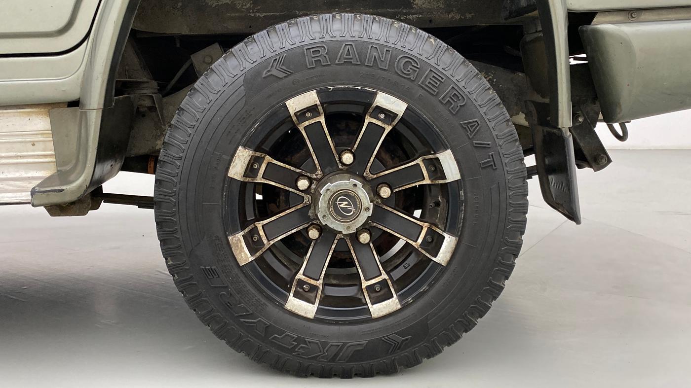 2012 Mahindra Bolero ZLX, Diesel, Manual, 52,055 km, Left Rear Wheel