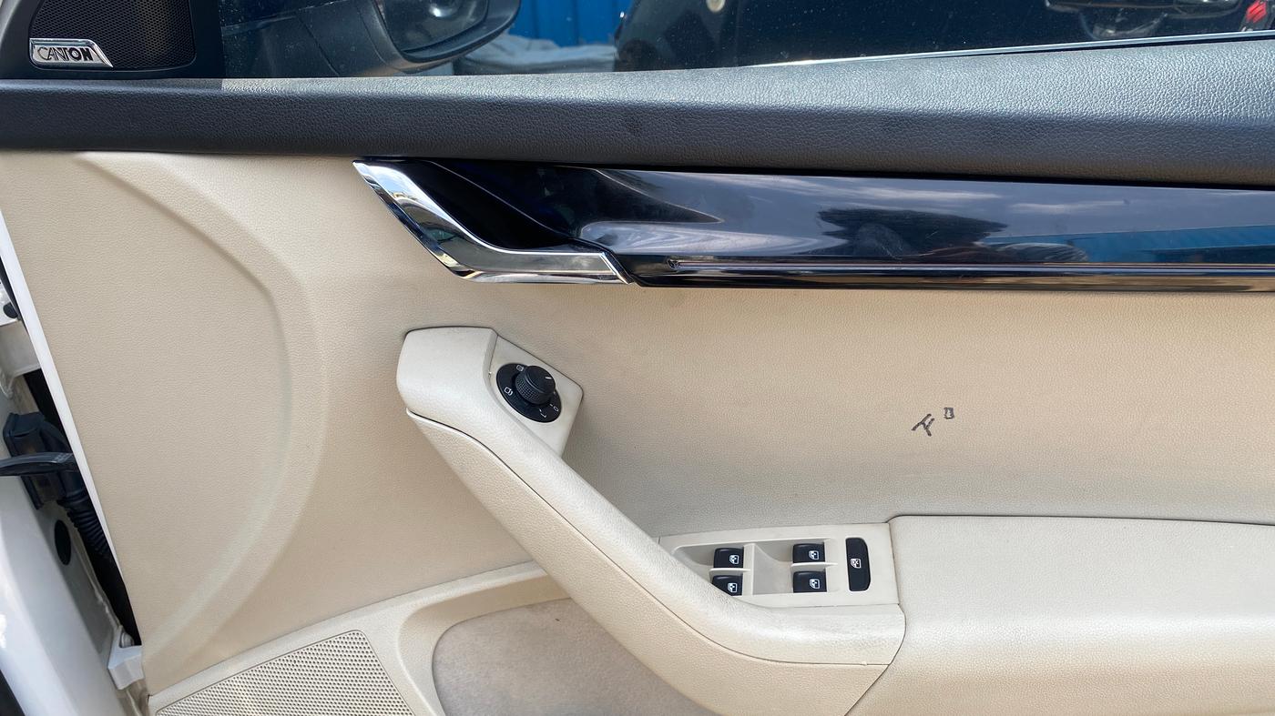2018 Skoda Octavia L&K 1.8 TSI AT, Petrol, Automatic, 99,240 km, Driver Side Door Panels Control