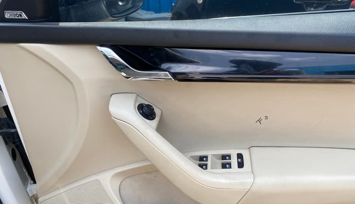 2018 Skoda Octavia L&K 1.8 TSI AT, Petrol, Automatic, 99,240 km, Driver Side Door Panels Control
