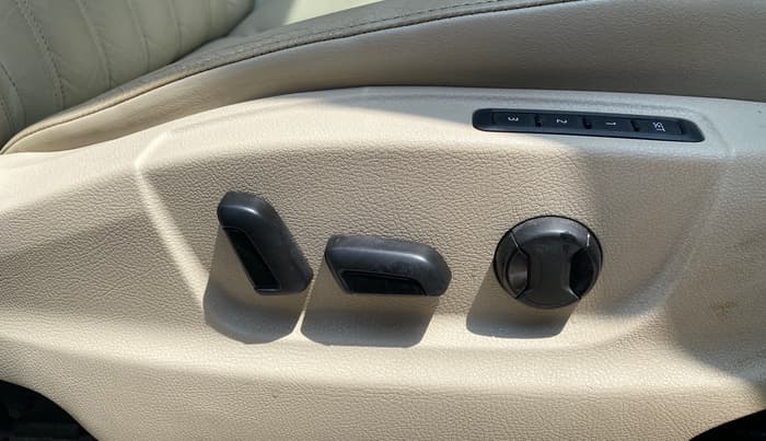 2018 Skoda Octavia L&K 1.8 TSI AT, Petrol, Automatic, 99,240 km, Driver Side Adjustment Panel