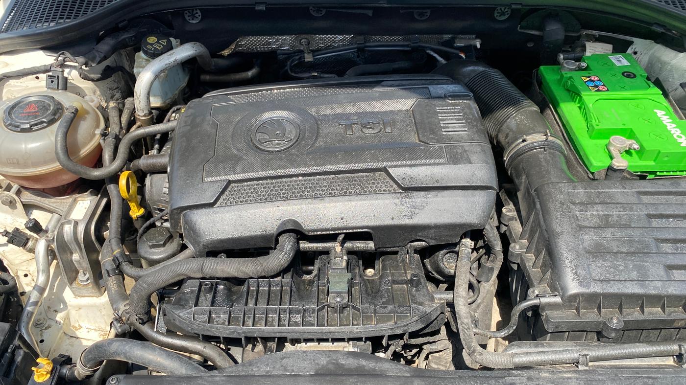 2018 Skoda Octavia L&K 1.8 TSI AT, Petrol, Automatic, 99,240 km, Engine View