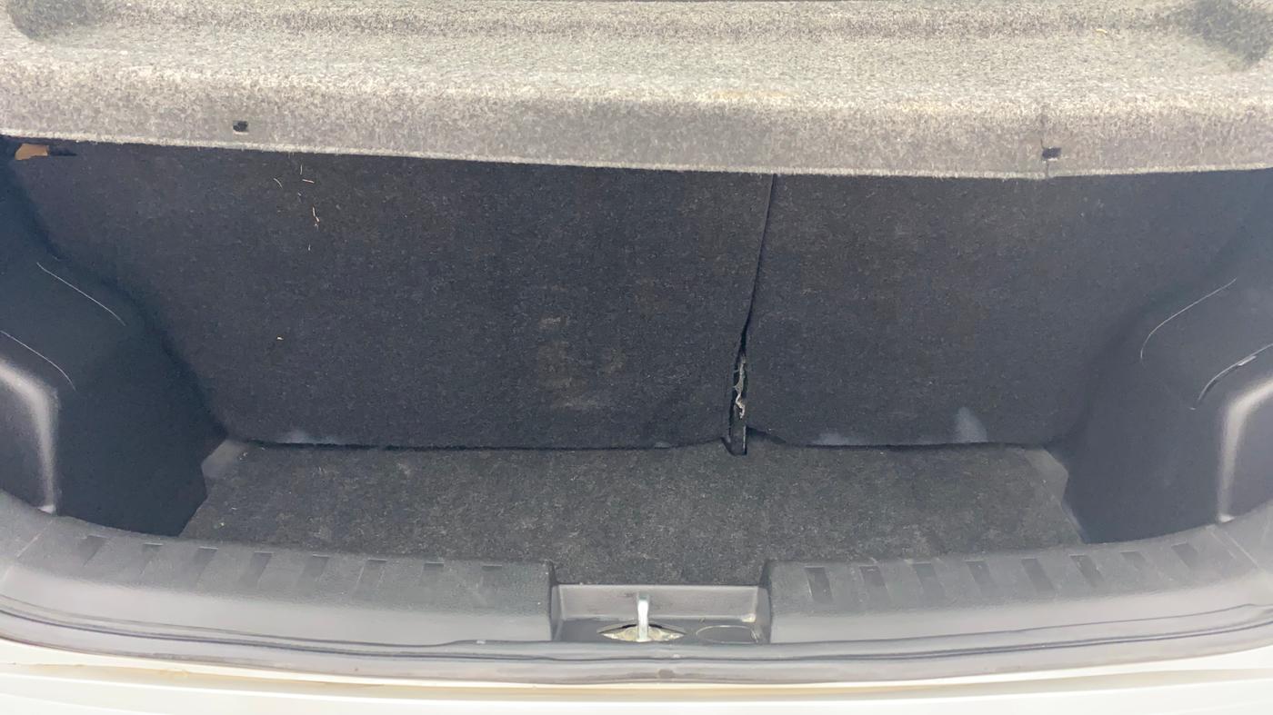 2015 Maruti Swift ZXI, Petrol, Manual, 82,313 km, Boot Inside
