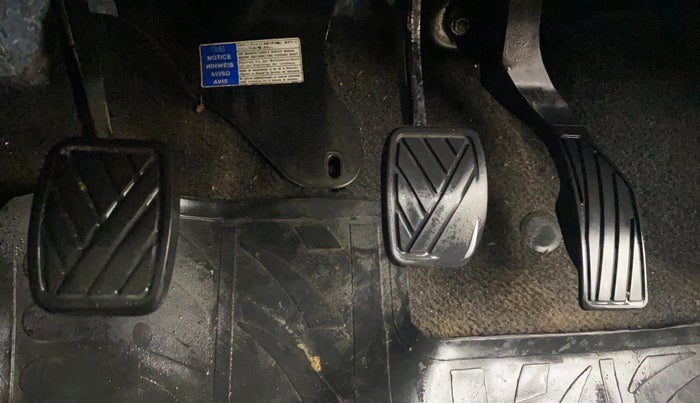 2015 Maruti Swift ZXI, Petrol, Manual, 82,313 km, Pedals