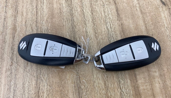 2015 Maruti Swift ZXI, Petrol, Manual, 82,313 km, Key Close Up