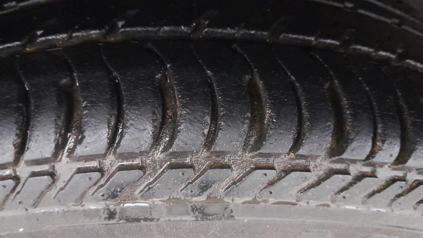 2015 Ford Figo Aspire TITANIUM 1.5 PETROL AT, Petrol, Automatic, 8,403 km, Right Rear Tyre Tread