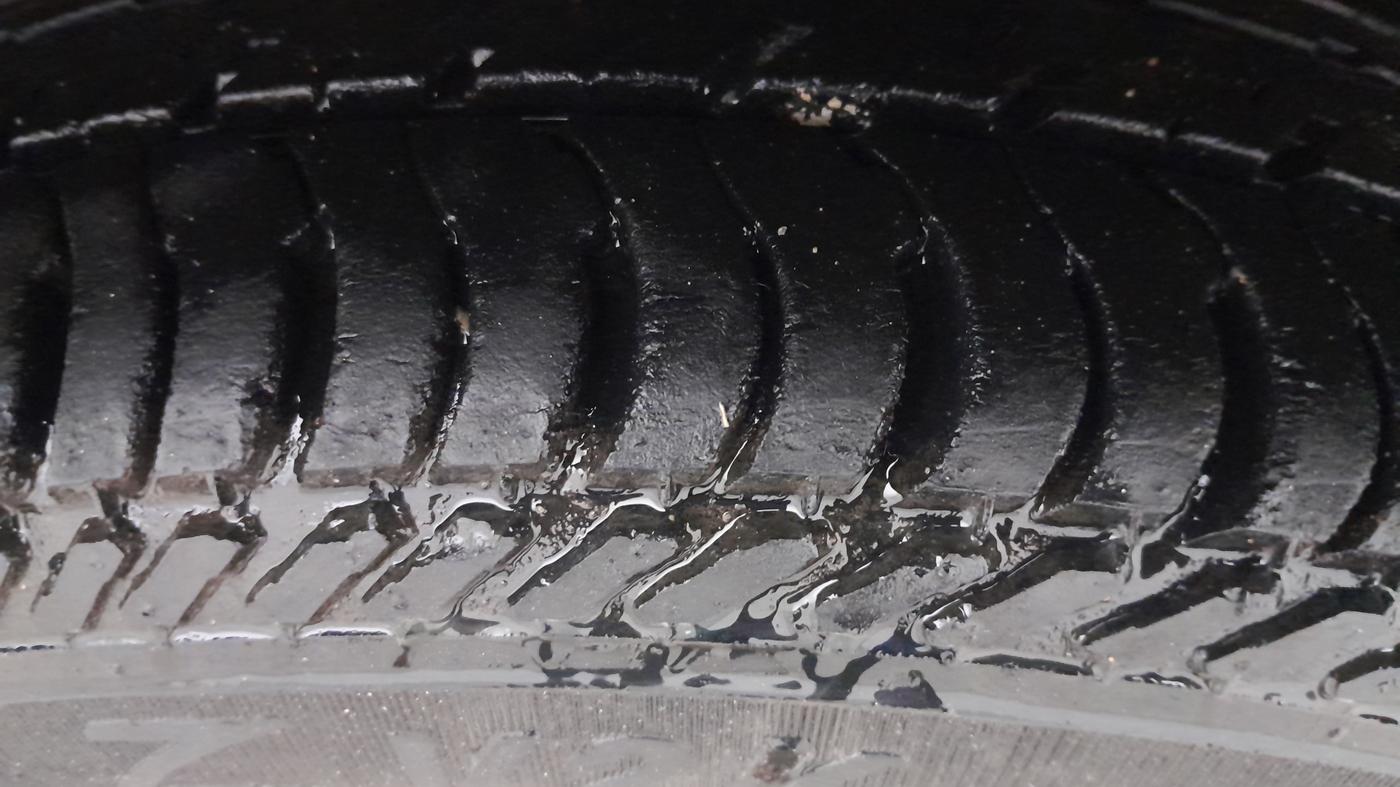 2015 Ford Figo Aspire TITANIUM 1.5 PETROL AT, Petrol, Automatic, 8,403 km, Left Rear Tyre Tread