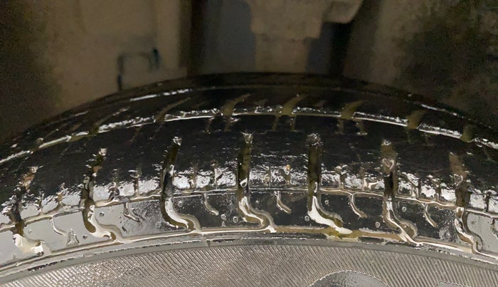 2018 Renault Kwid CLIMBER 1.0 AMT, Petrol, Automatic, 24,622 km, Left Front Tyre Tread