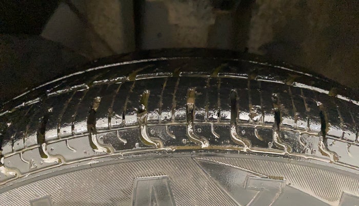 2018 Renault Kwid CLIMBER 1.0 AMT, Petrol, Automatic, 24,622 km, Right Front Tyre Tread