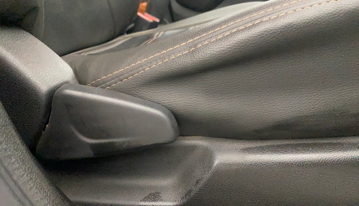 2018 Renault Kwid CLIMBER 1.0 AMT, Petrol, Automatic, 24,622 km, Driver Side Adjustment Panel