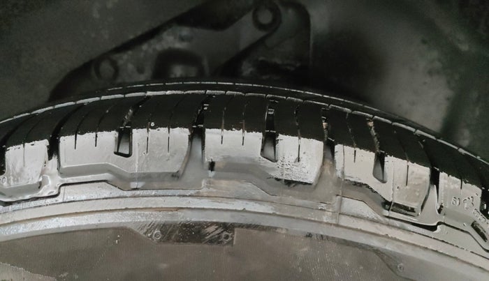 2020 Tata Harrier XZA PLUS 2.0L, Diesel, Automatic, 64,403 km, Left Rear Tyre Tread