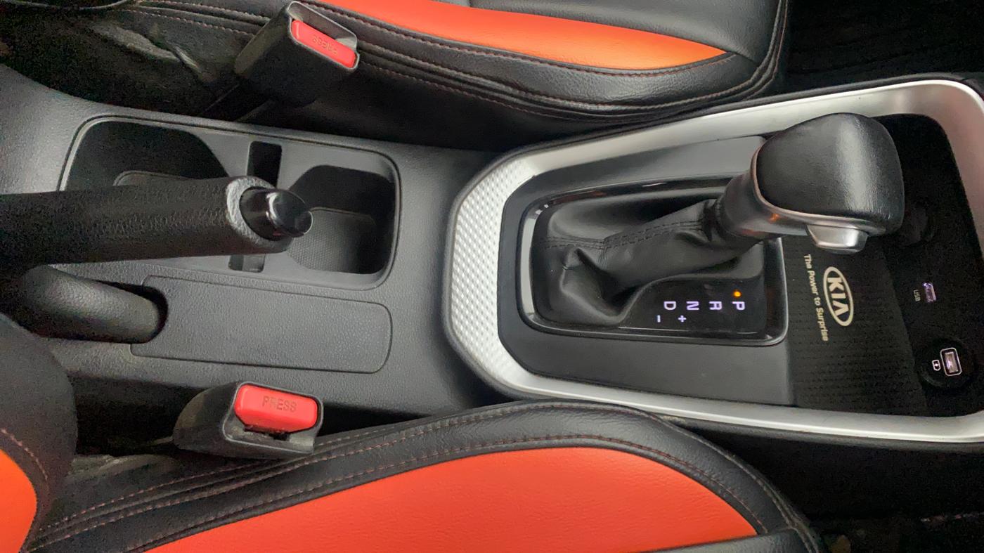 2021 KIA SONET HTK PLUS 1.5 AT, Diesel, Automatic, 67,346 km, Gear Lever